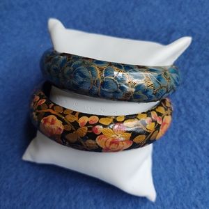Pair of bangle bracelets